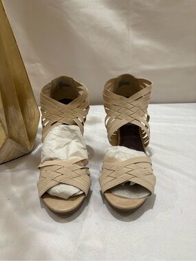 Madden Girl Nude/Tan Strappy Crisscross Open-Toe Heels